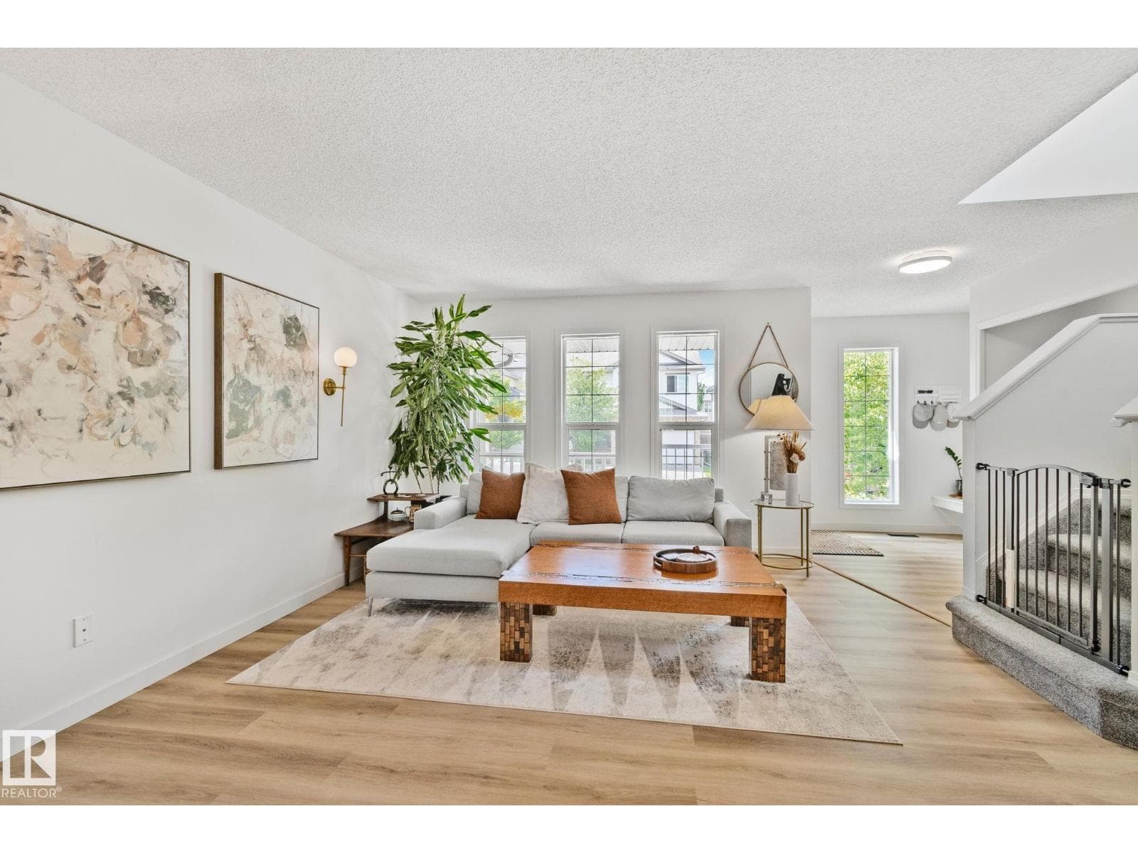 22 VIVIAN WY — photo 4