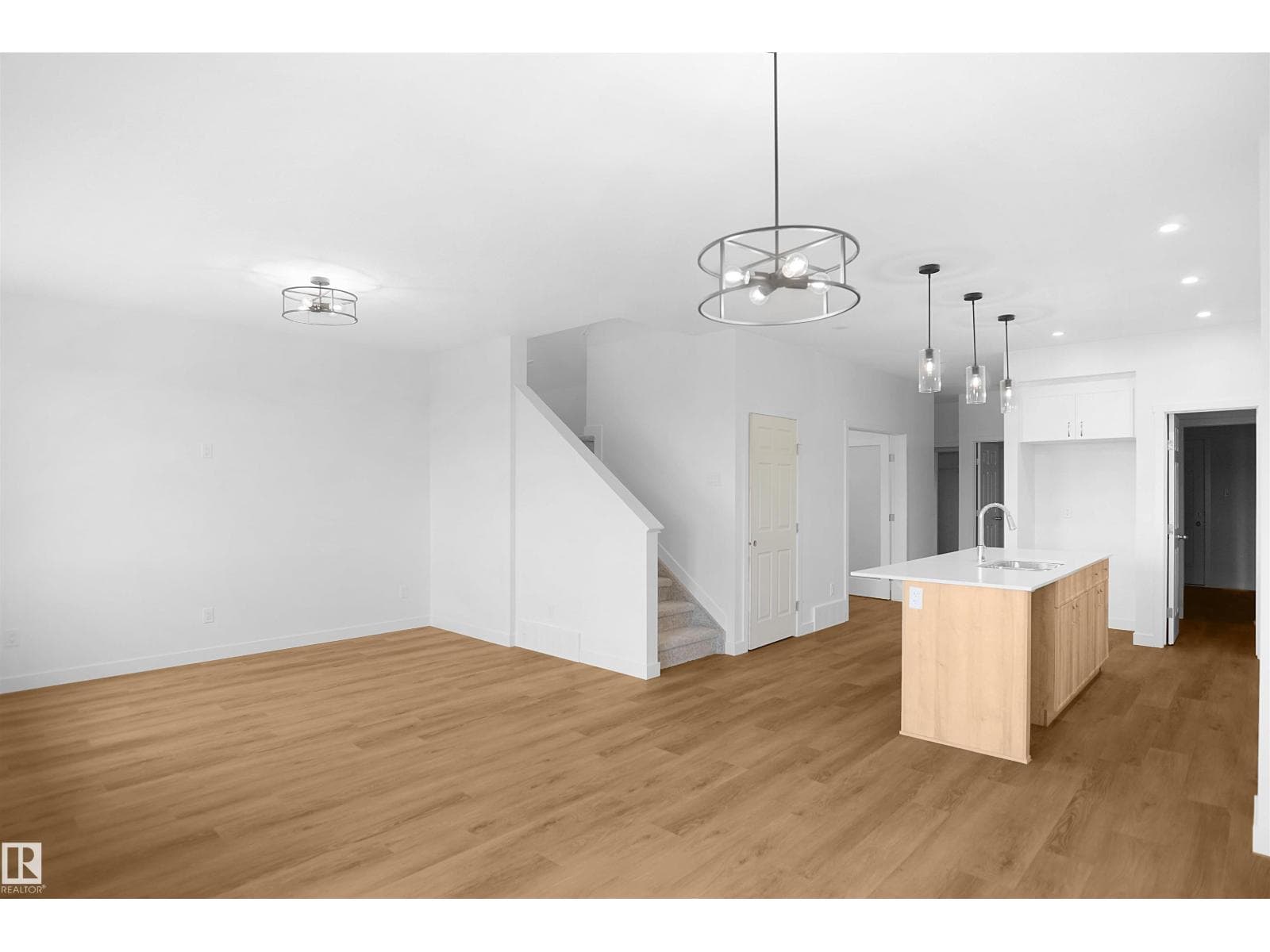 1631 11 AV NW — photo 4