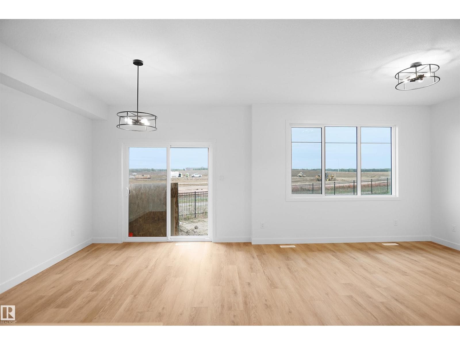 1631 11 AV NW — photo 5