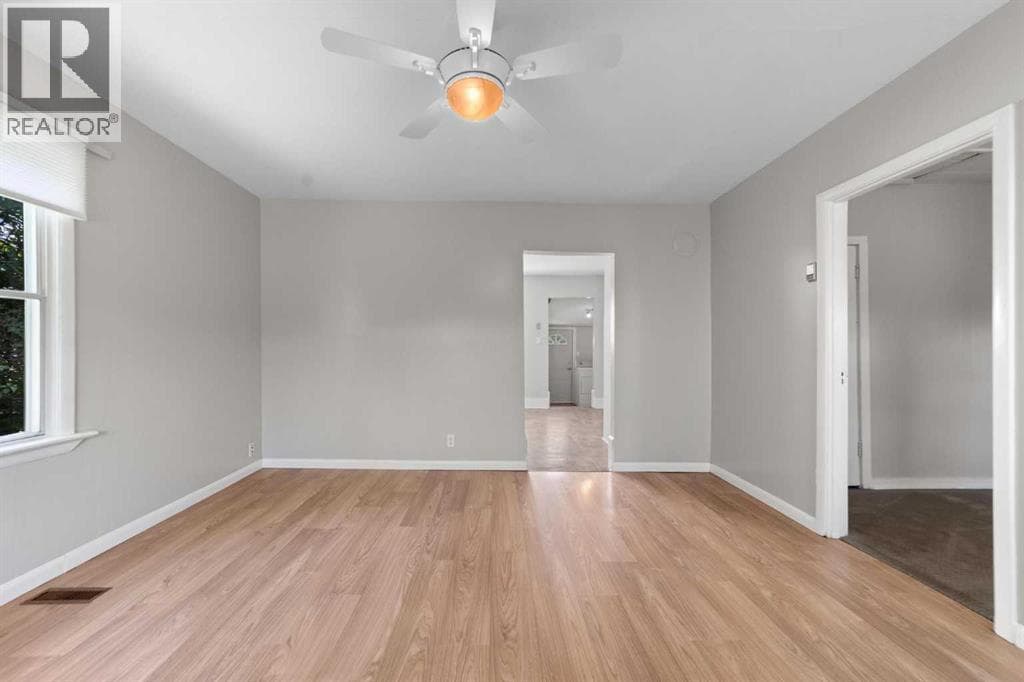 5137 50 Street — photo 5