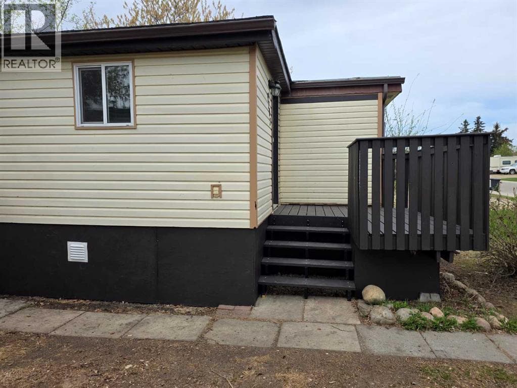 9707 104 Avenue — photo 3
