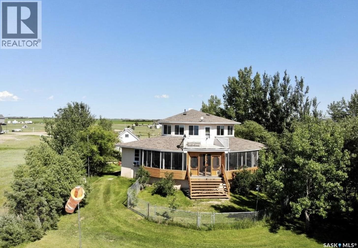 14 Gordon DRIVE — photo 2