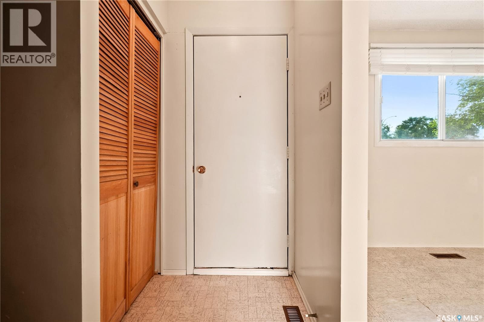 166 Sangster BOULEVARD — photo 3