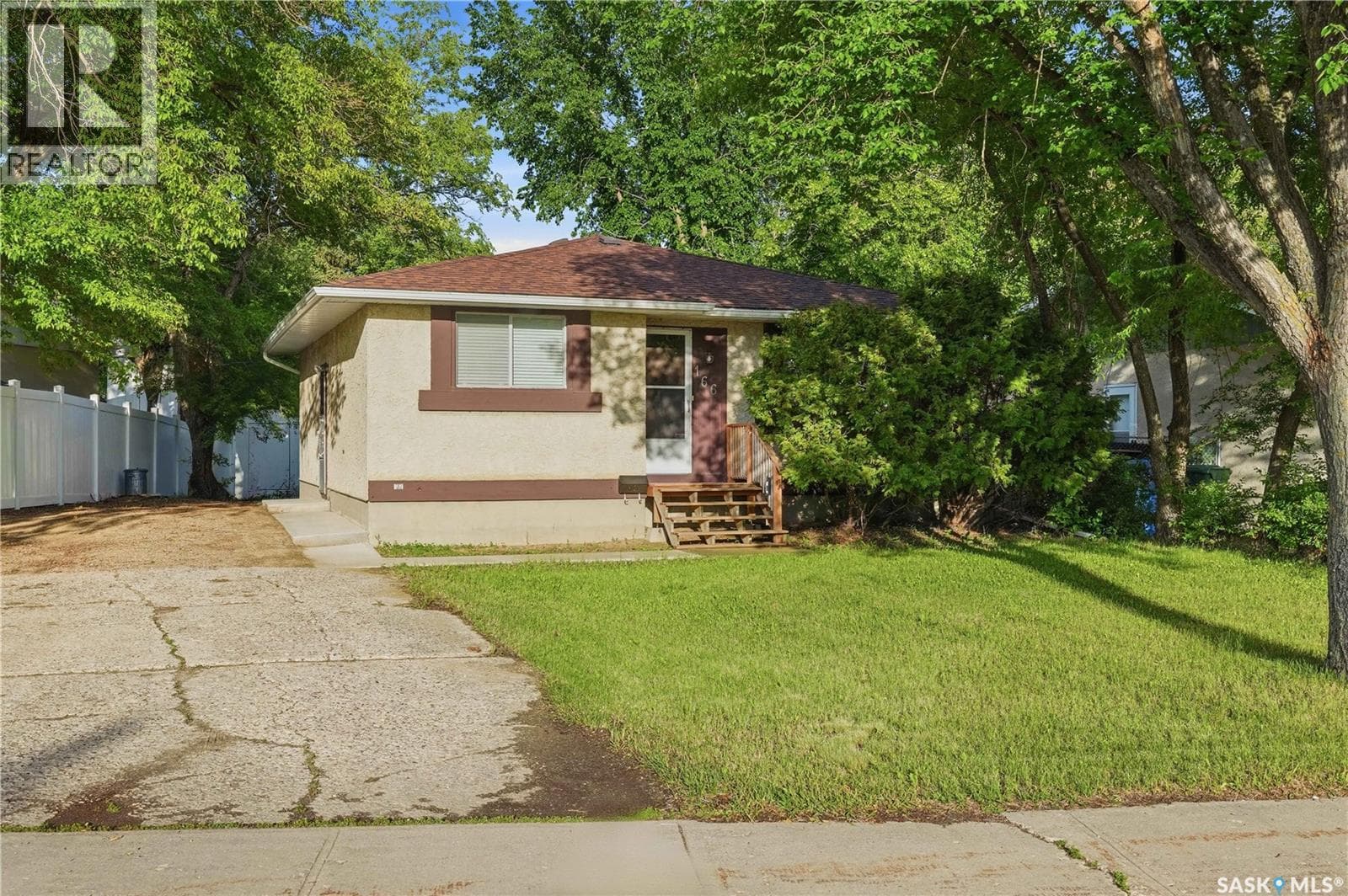 166 Sangster BOULEVARD