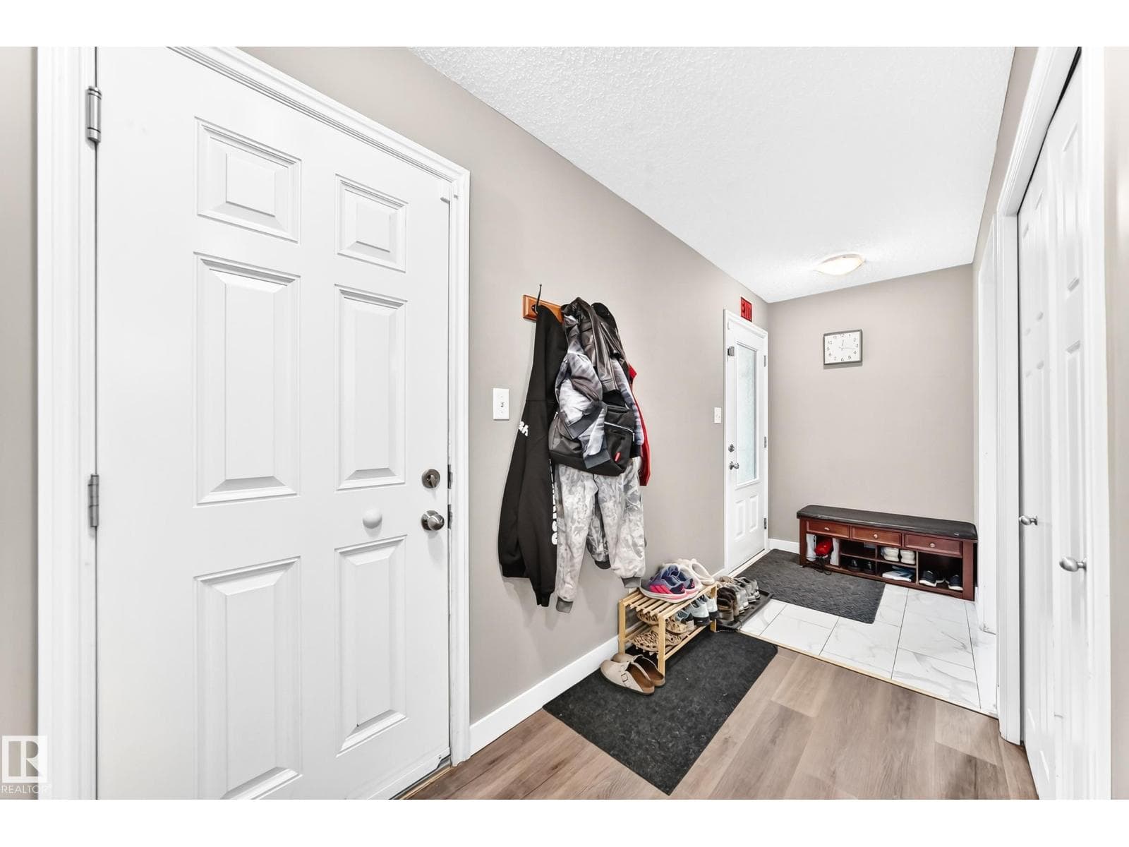6123 13 AV SW — photo 3