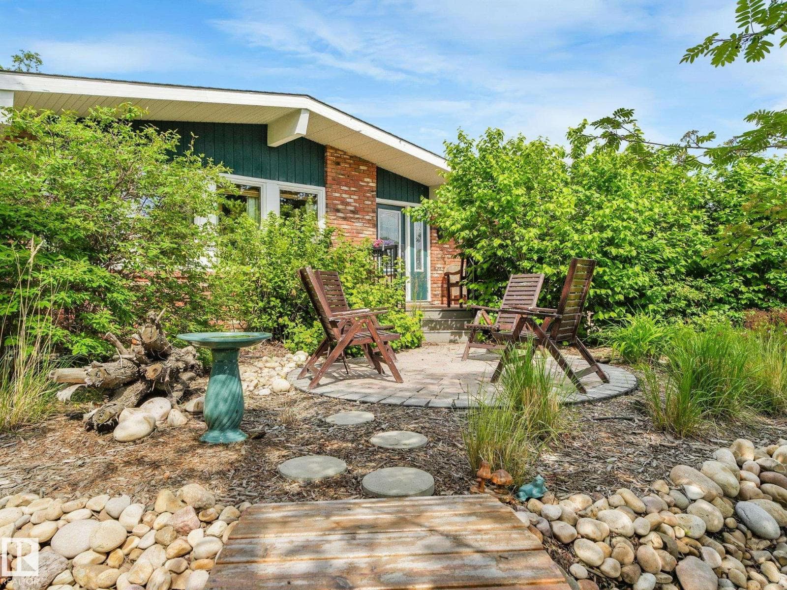 32 Malvern DR — photo 3