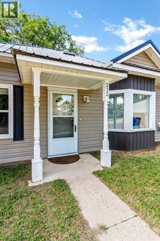 212 6 Street SE — photo 5