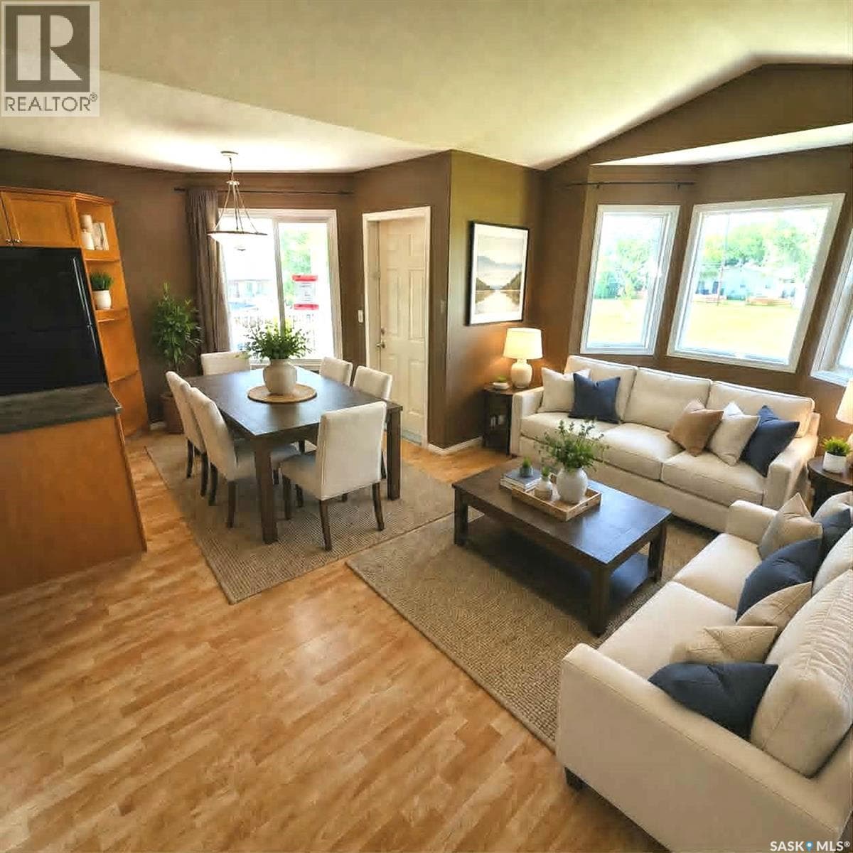 1075 Birchwood PLACE — photo 3