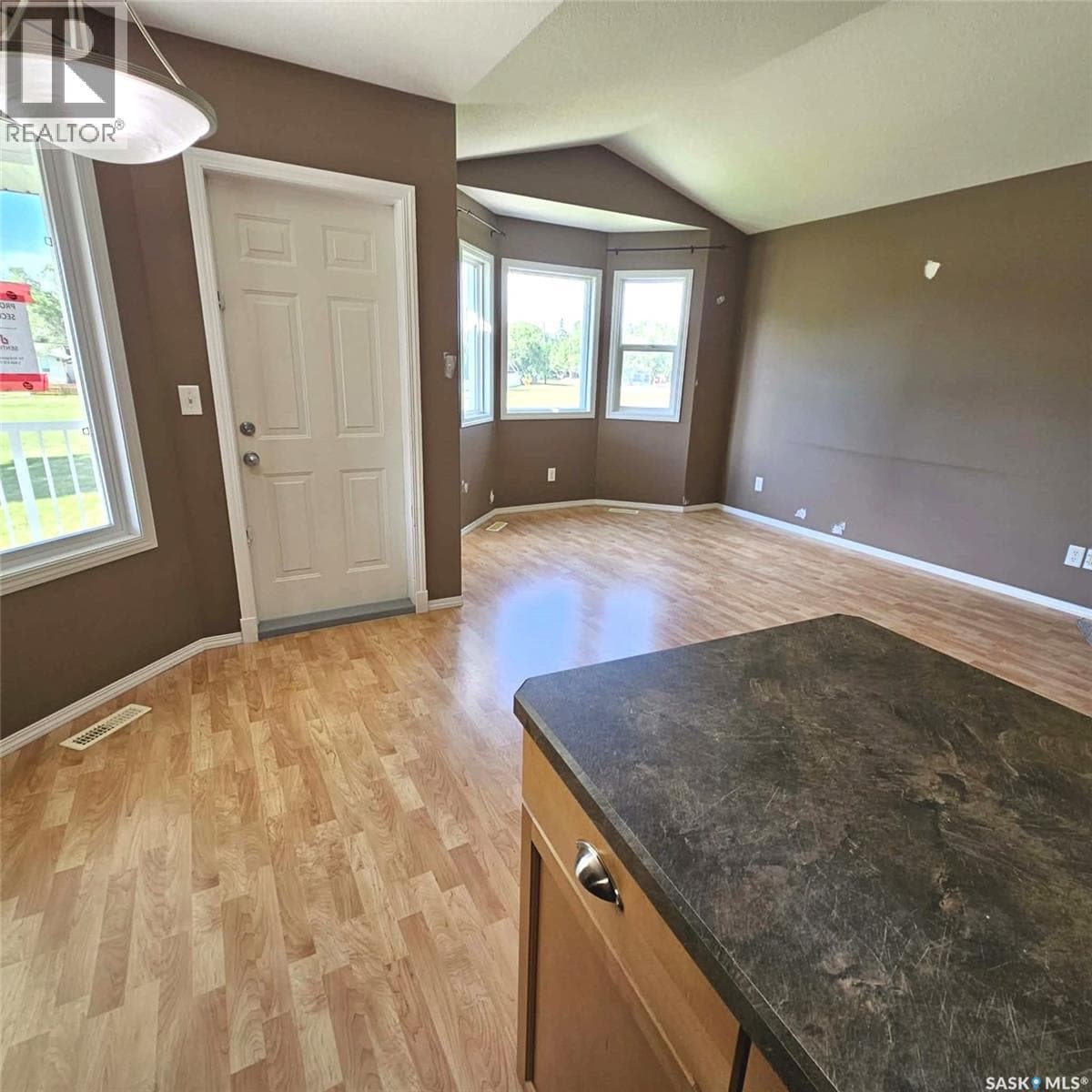 1075 Birchwood PLACE — photo 5