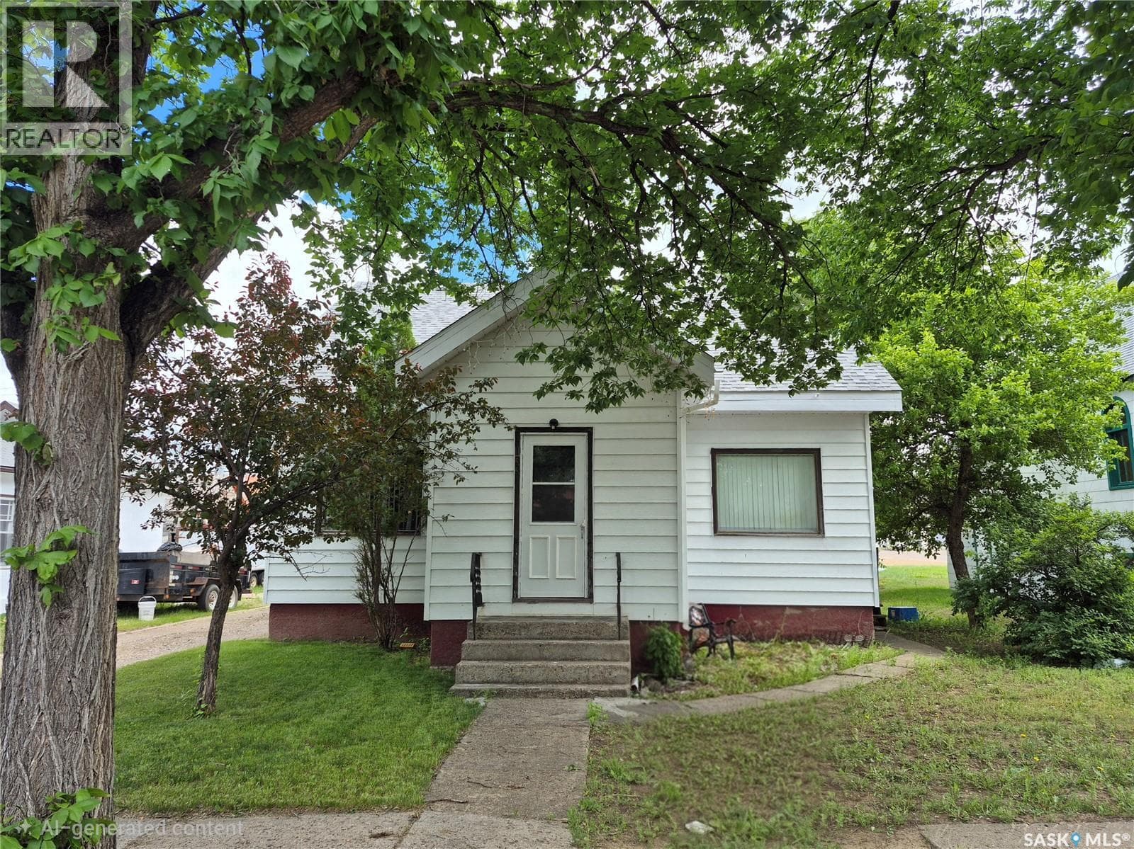 133 1st STREET W