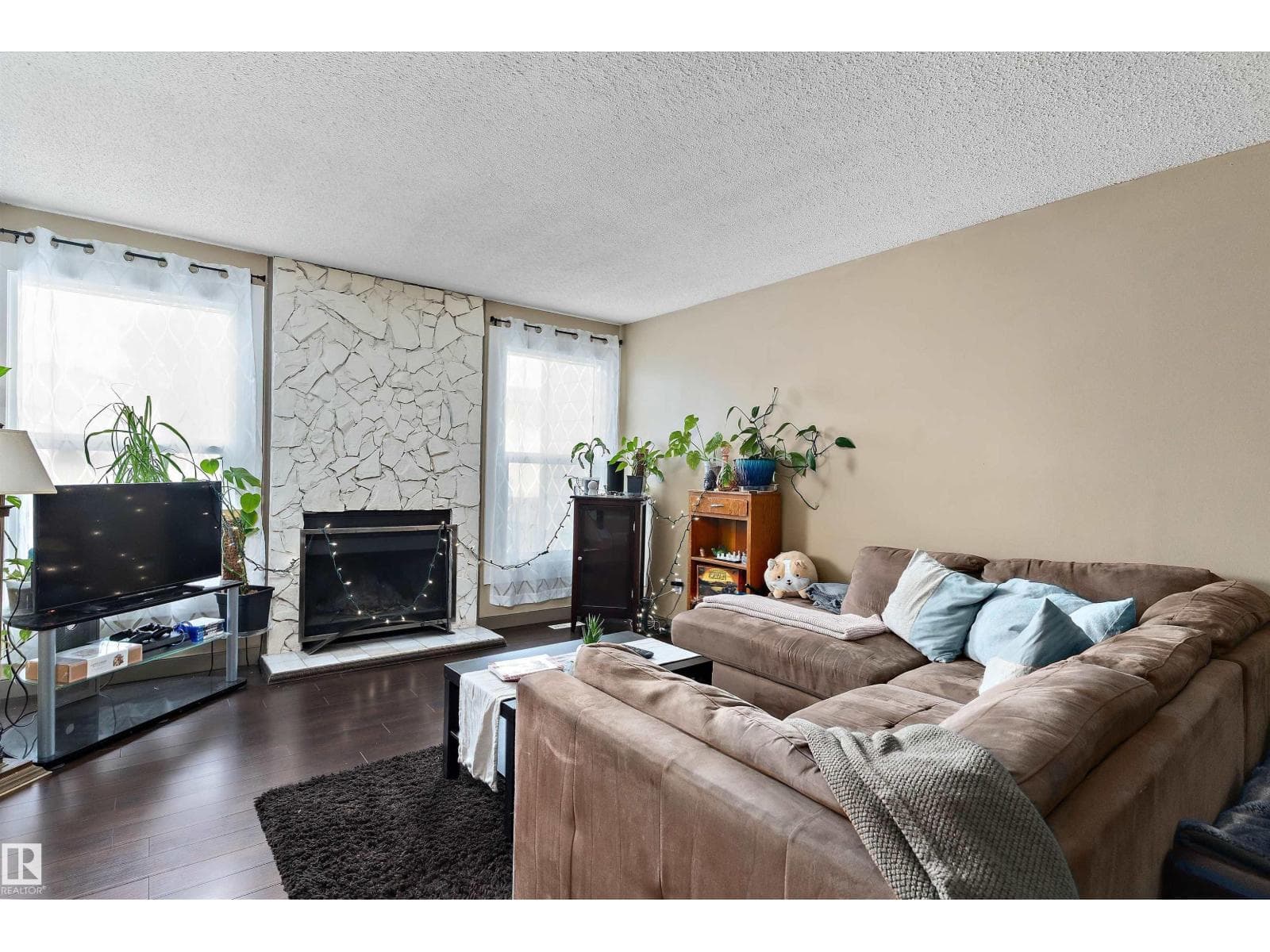 1128 KNOTTWOOD RD E NW — photo 4