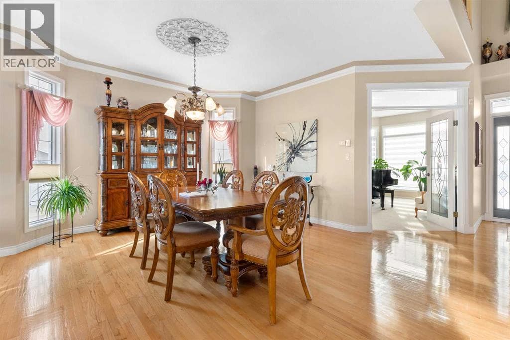 22 Turner Crescent SE — photo 5
