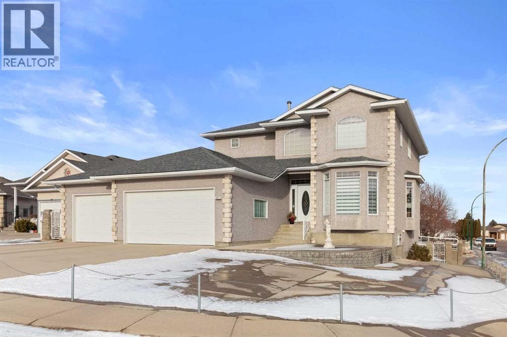 22 Turner Crescent SE — photo 2