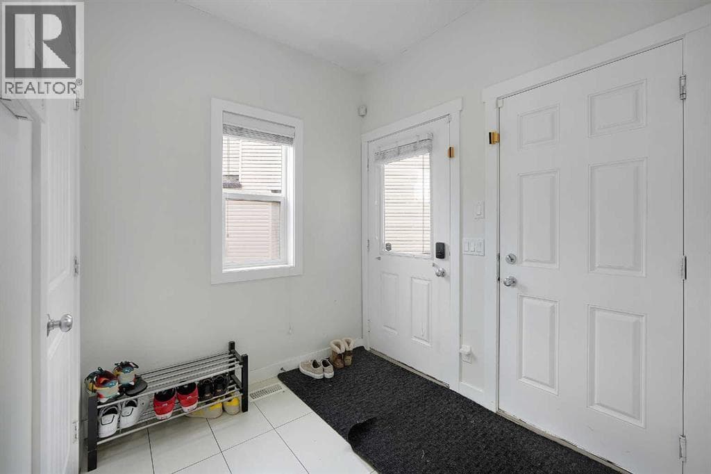 129 Covecreek Bay NE — photo 2
