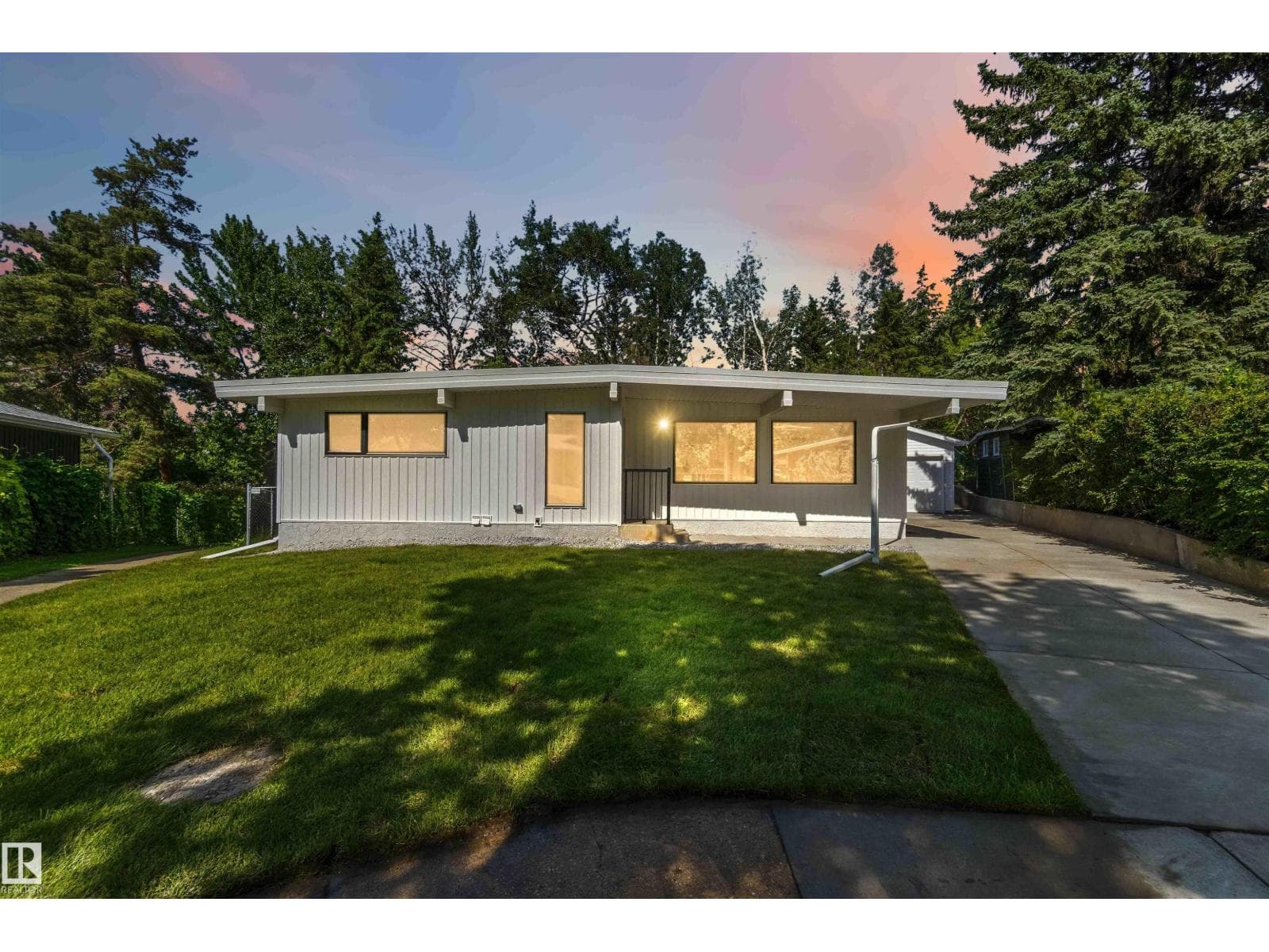 19 GREENBRIER CR — photo 3