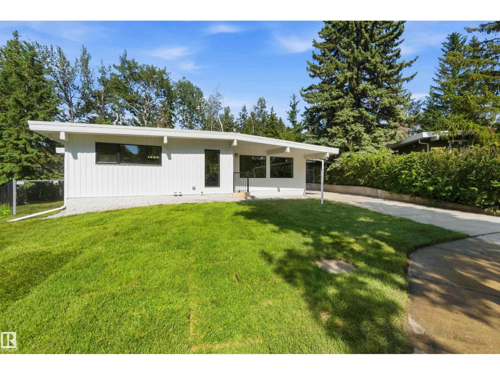 19 GREENBRIER CR — photo 4