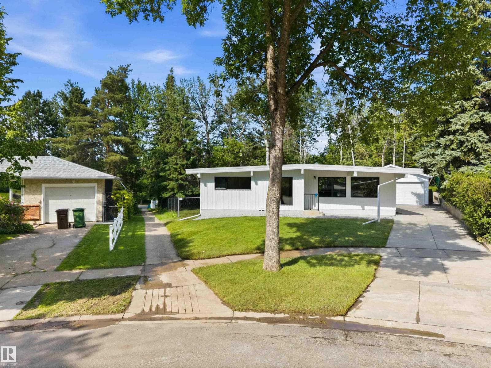 19 GREENBRIER CR — photo 5