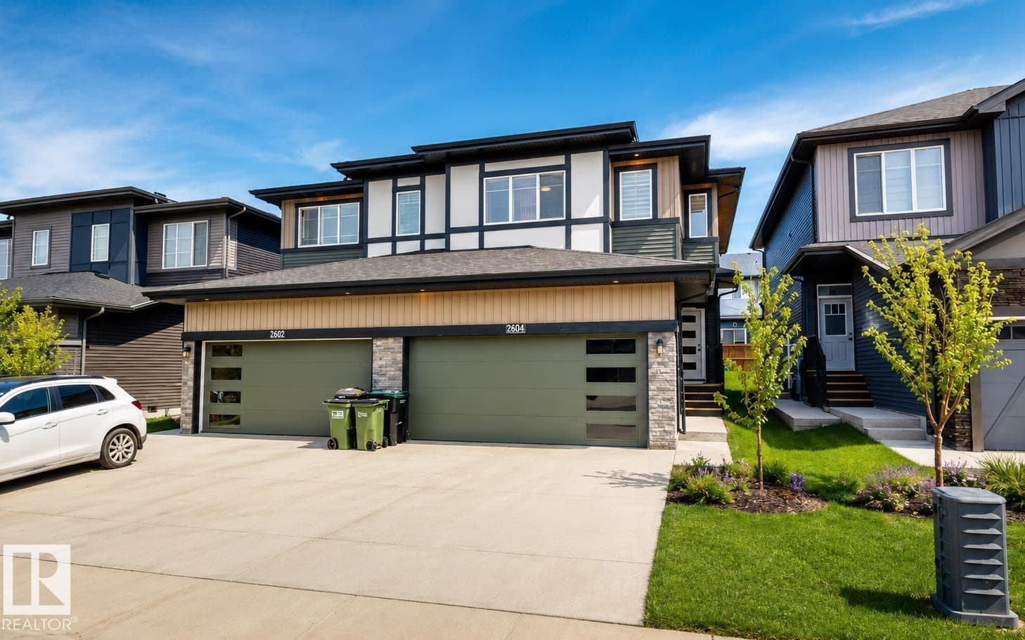 6404 27 AV SW