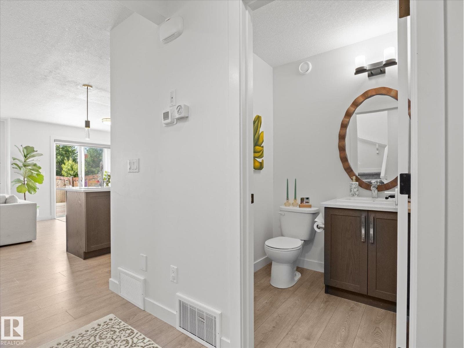 20935 95 AV NW — photo 5