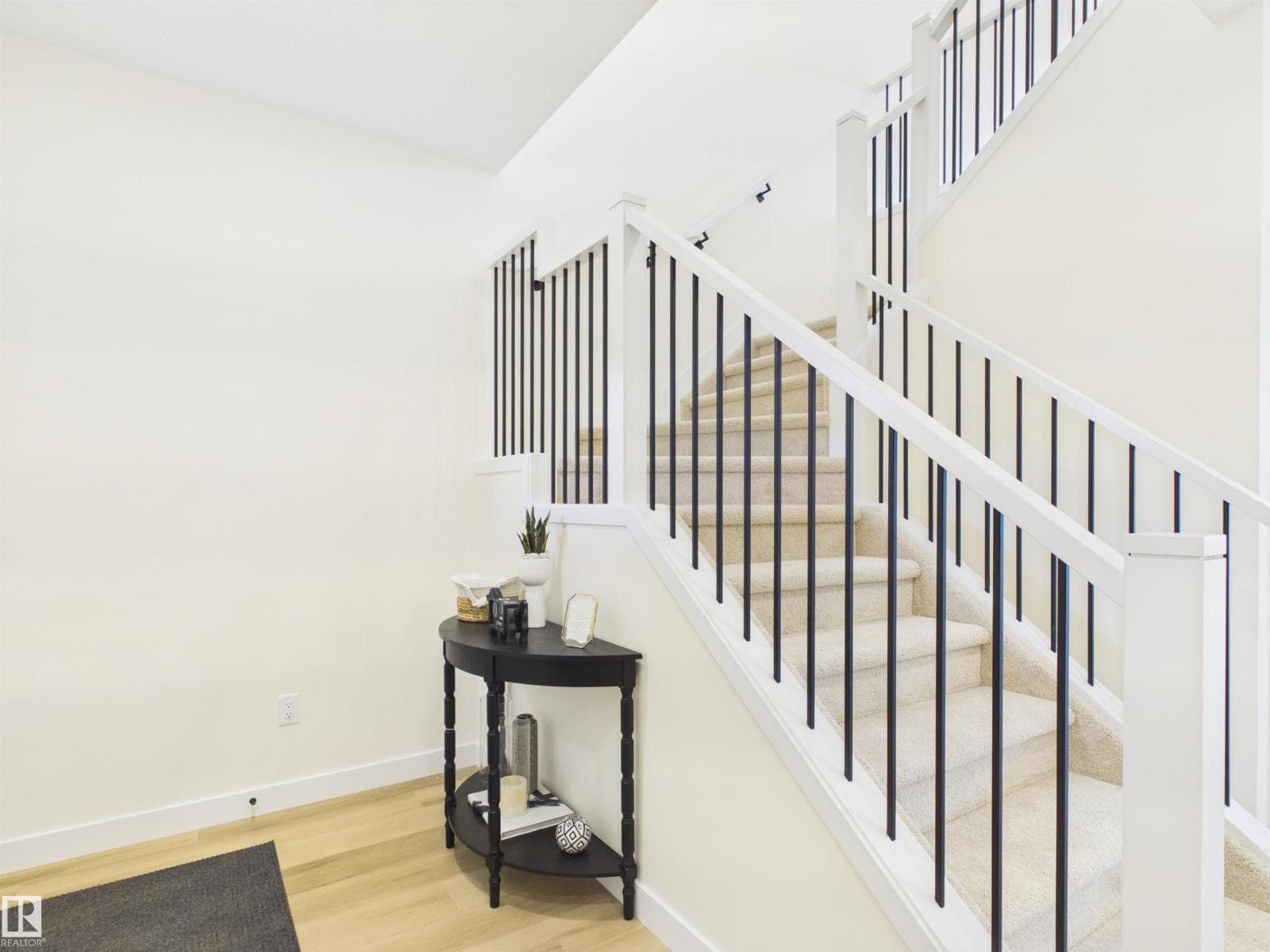 223 RAVINE DR — photo 4