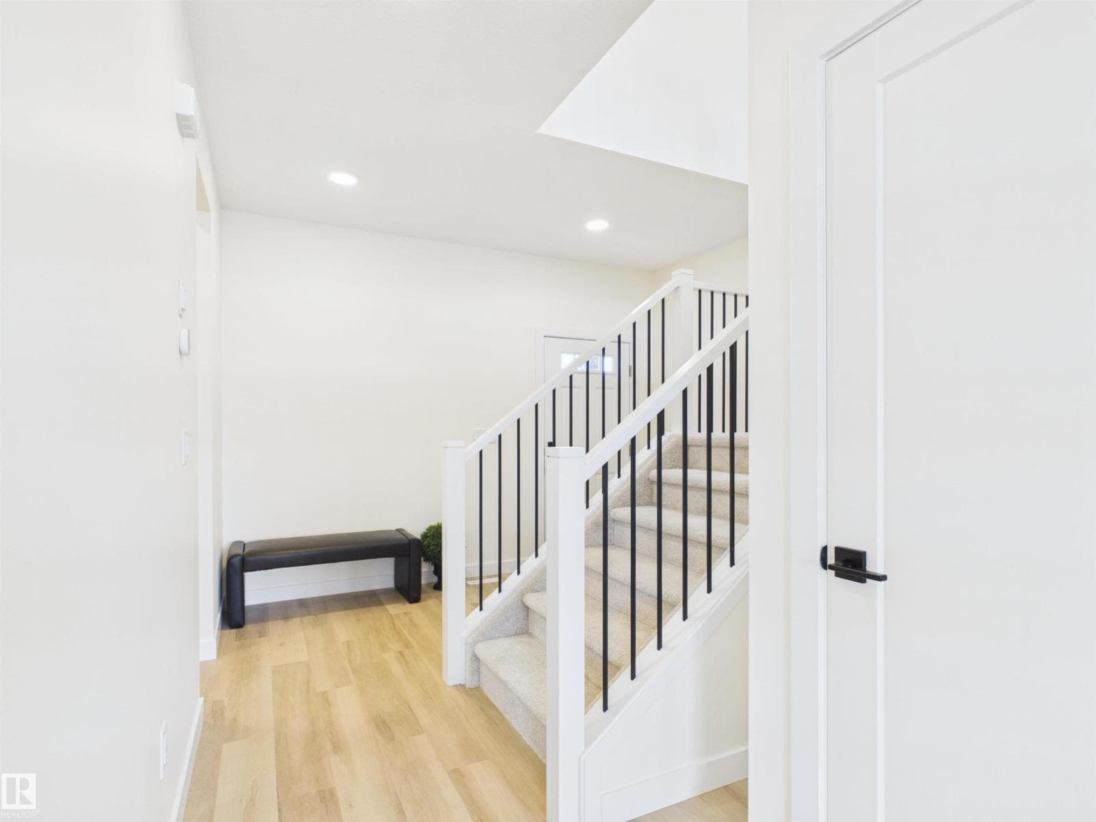 223 RAVINE DR — photo 5