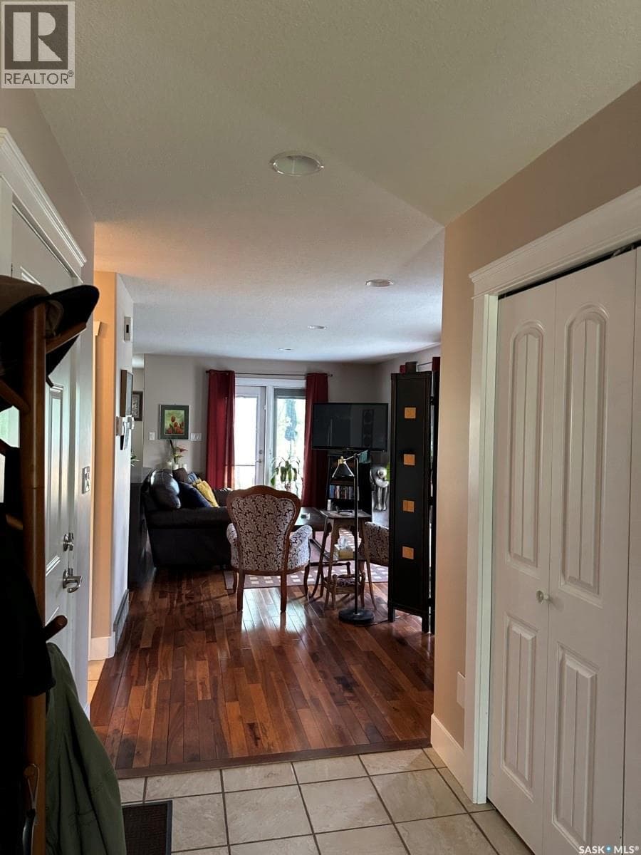 725 Centre STREET — photo 3