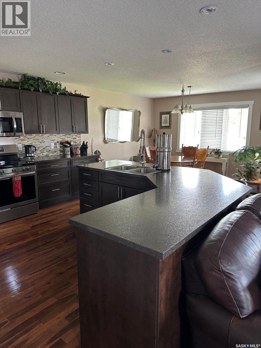 725 Centre STREET — photo 5