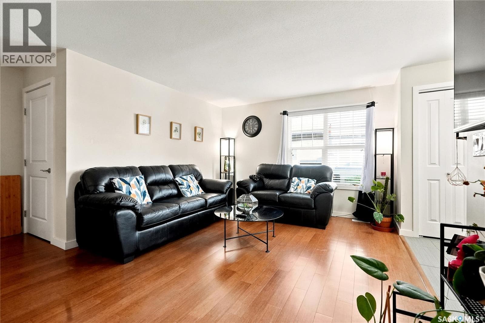 909 1015 Patrick CRESCENT — photo 5