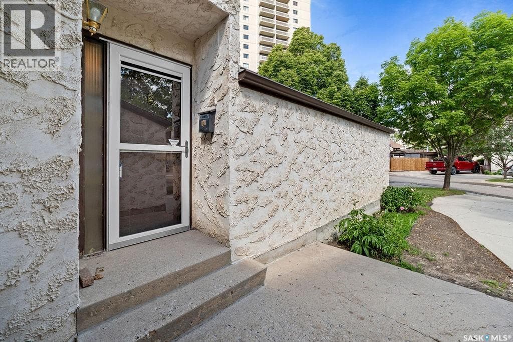 24 Cannington MEWS — photo 3