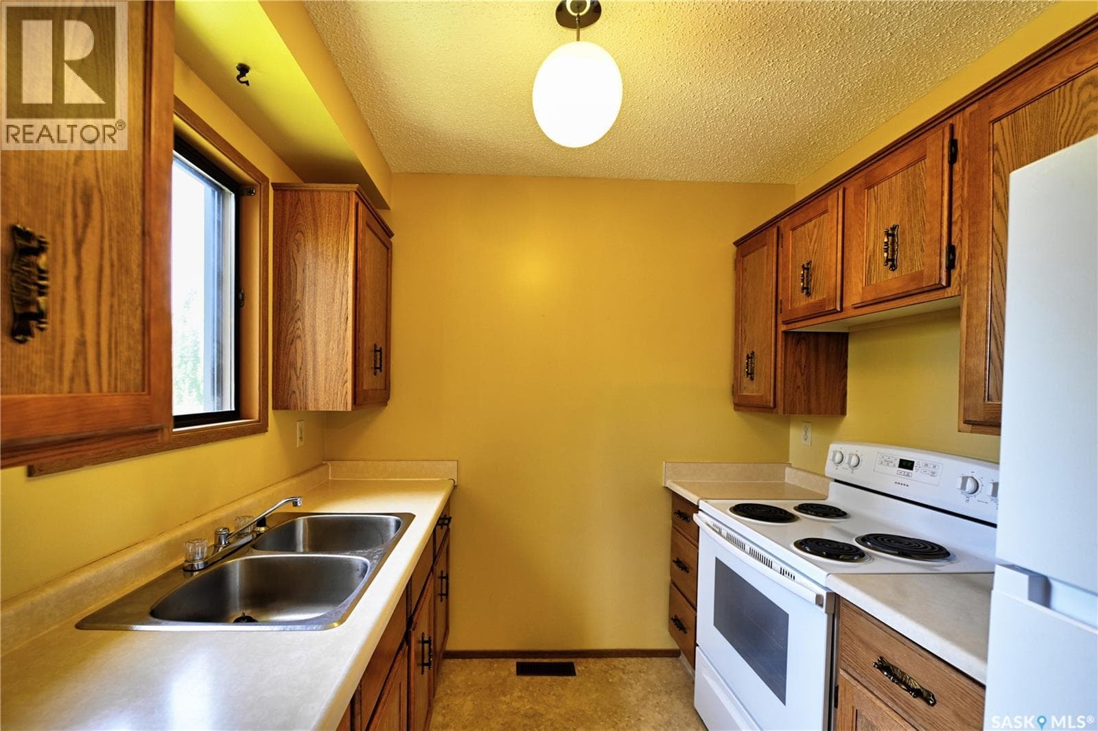 50 Robinson CRESCENT — photo 2