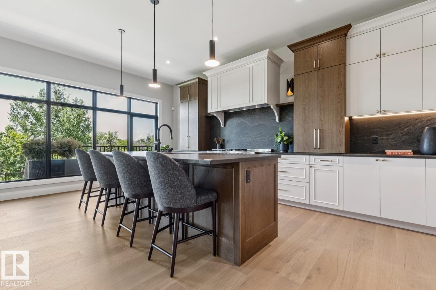 4812 KNIGHT CR SW — photo 3