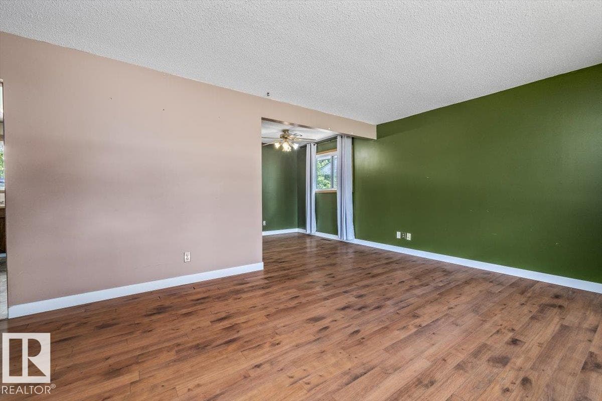 10544 53 AV NW — photo 4