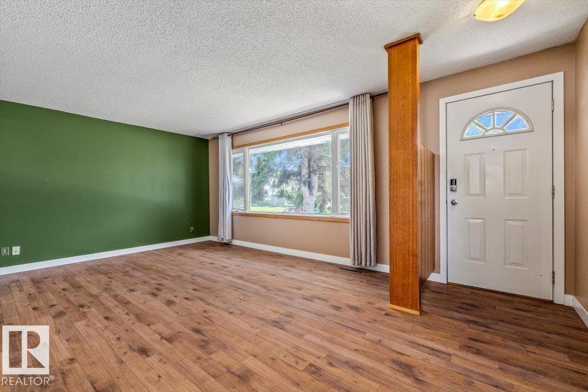 10544 53 AV NW — photo 5