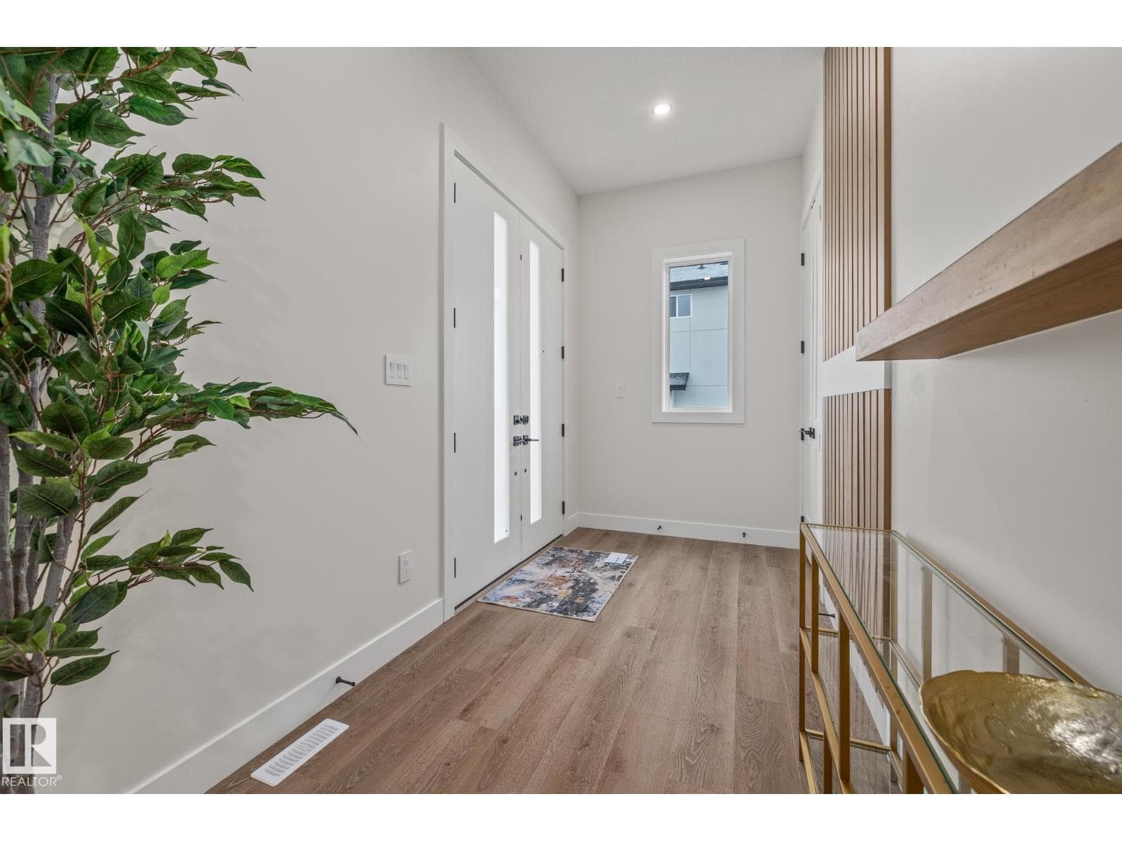 132 EDGEWATER CI — photo 5