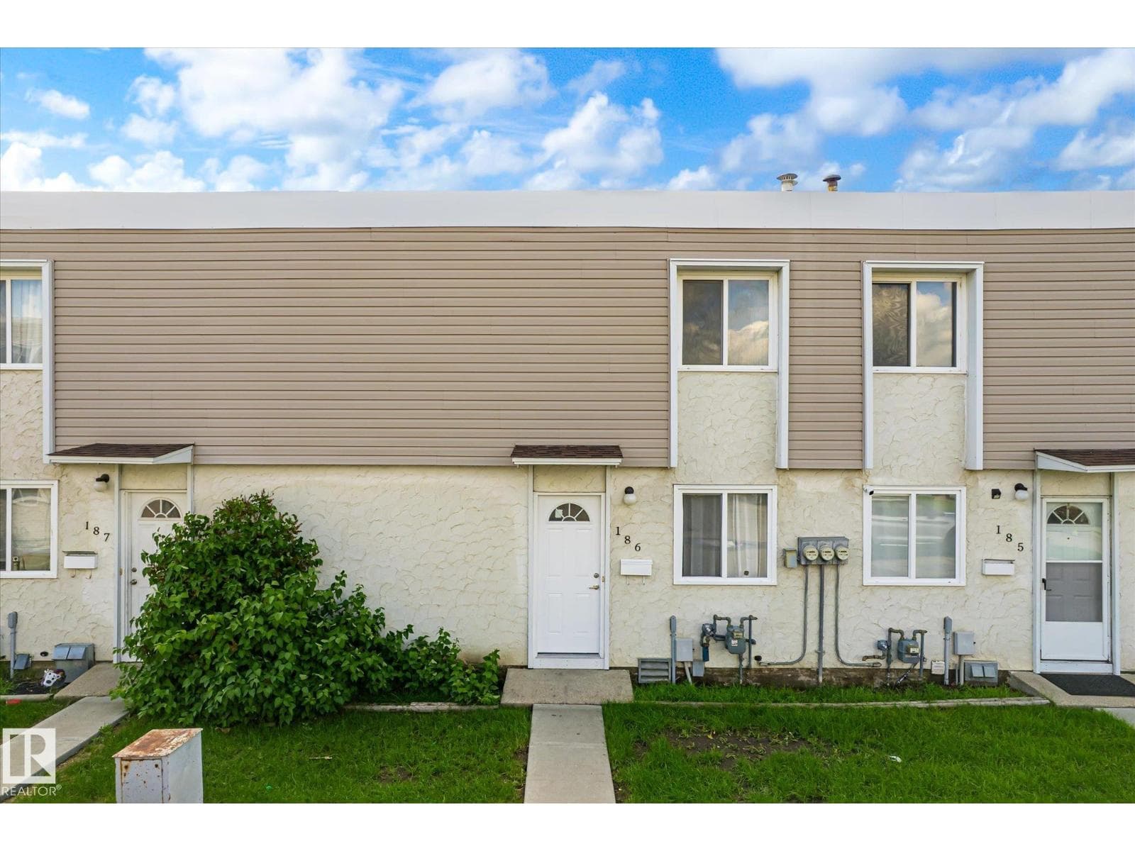 186 CORNELL CT NW