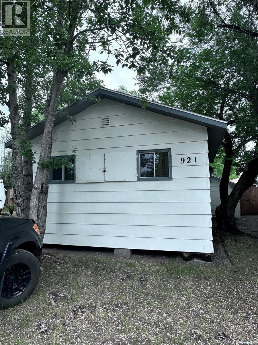921 Joseph CRESCENT