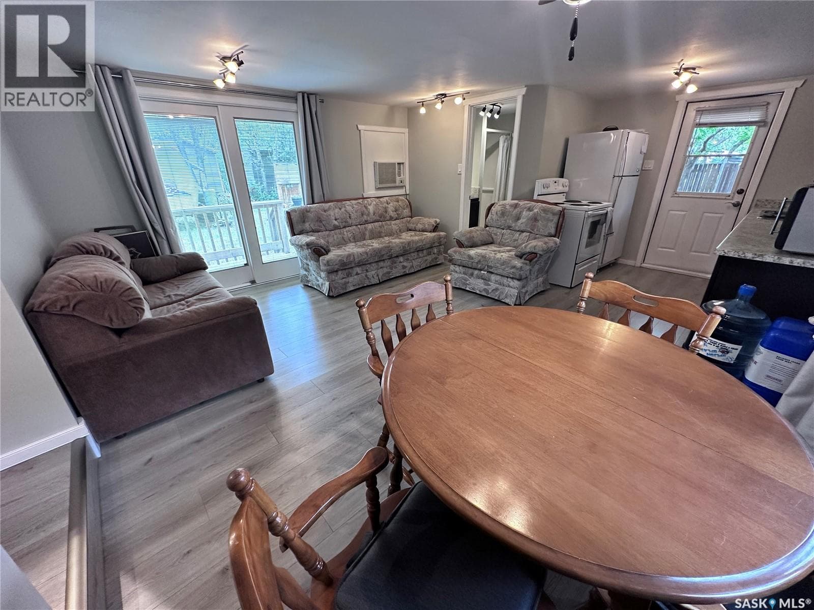921 Joseph CRESCENT — photo 4
