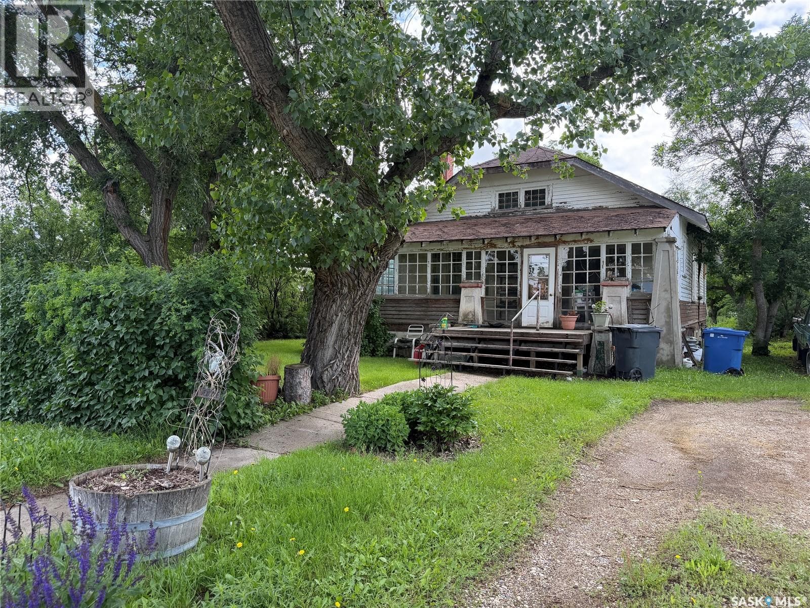 122 Farm AVENUE