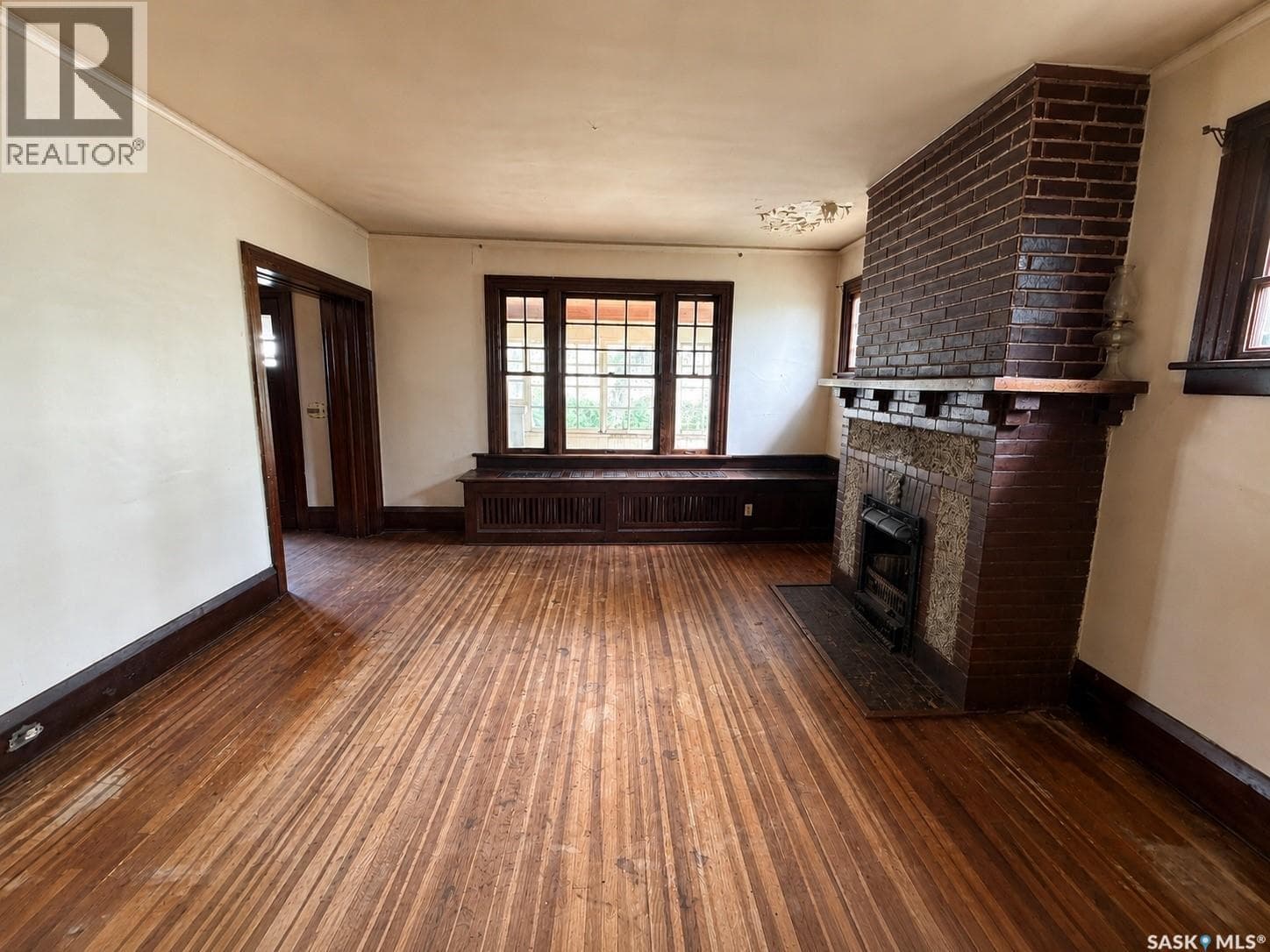 122 Farm AVENUE — photo 5