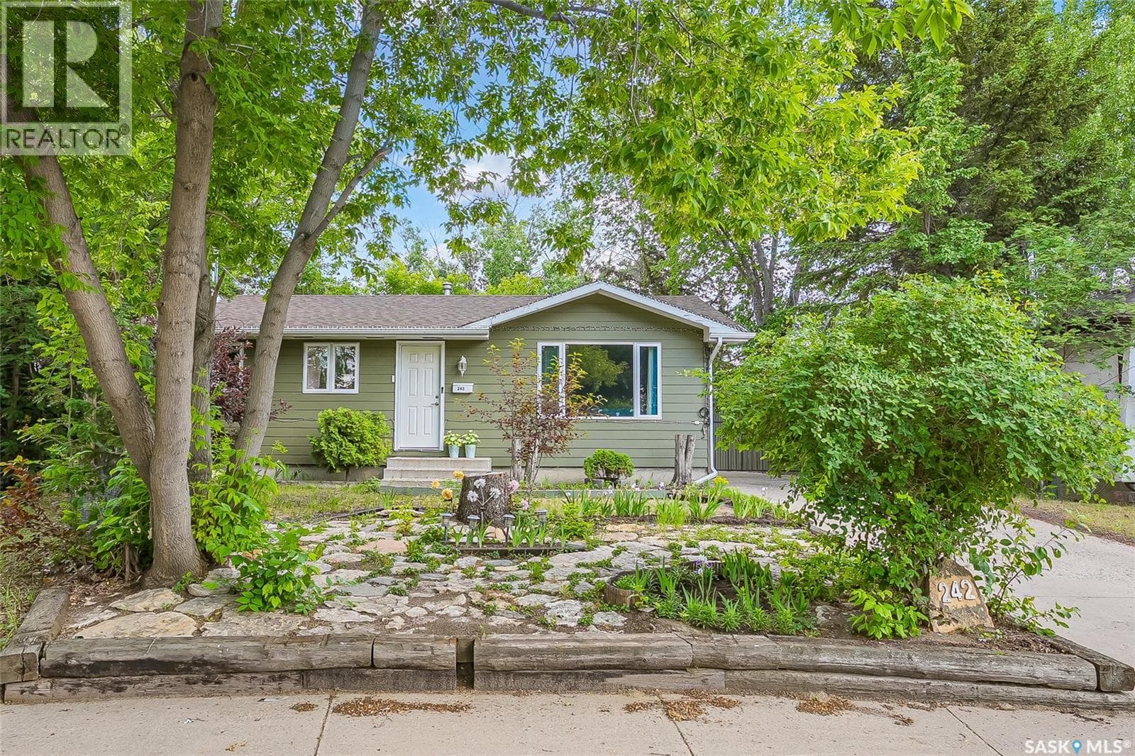 242 Haviland CRESCENT
