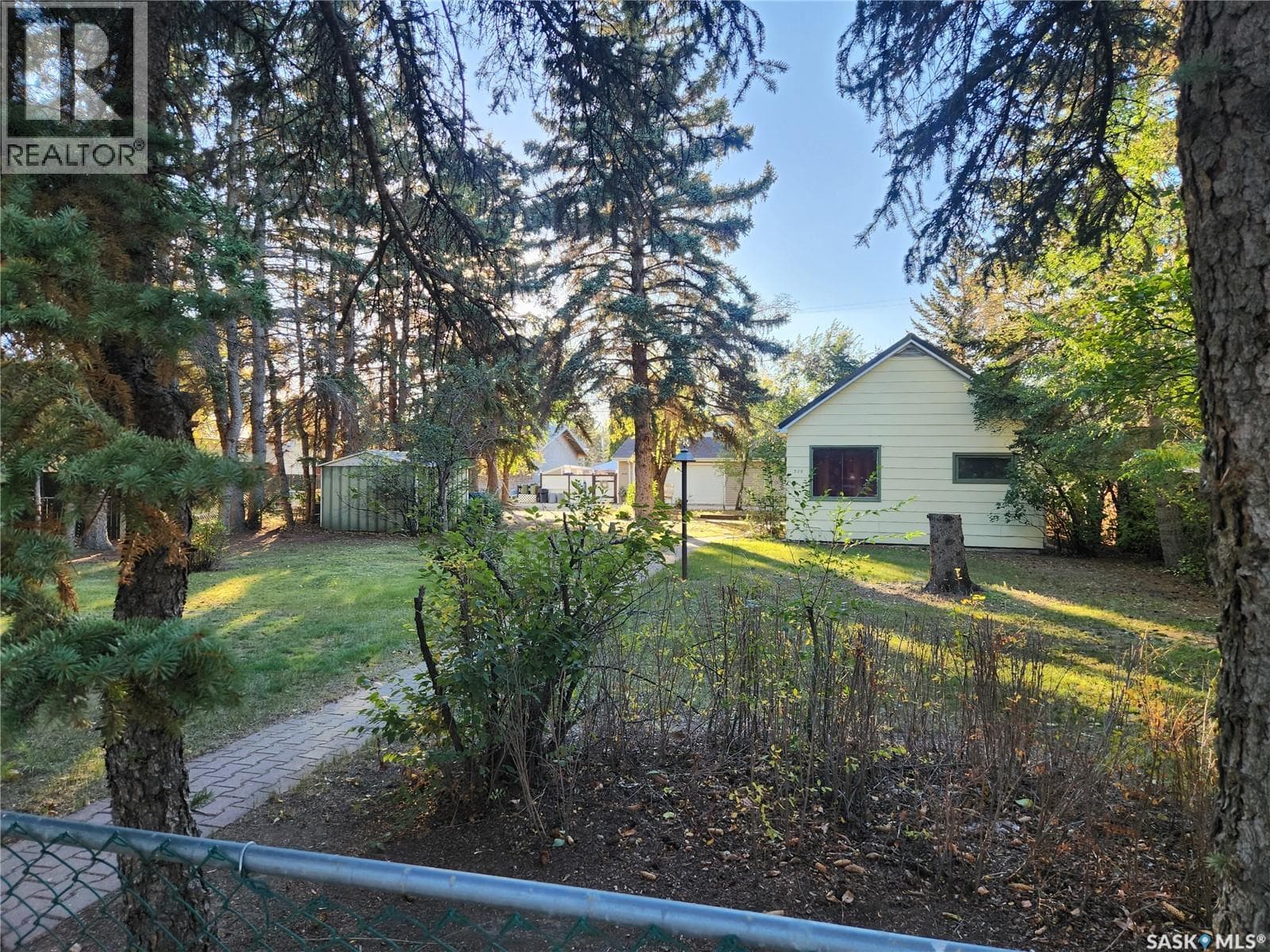 308 Pangman STREET