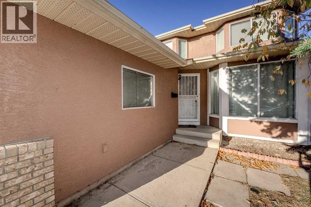 4 Del Ray Crescent NE — photo 3