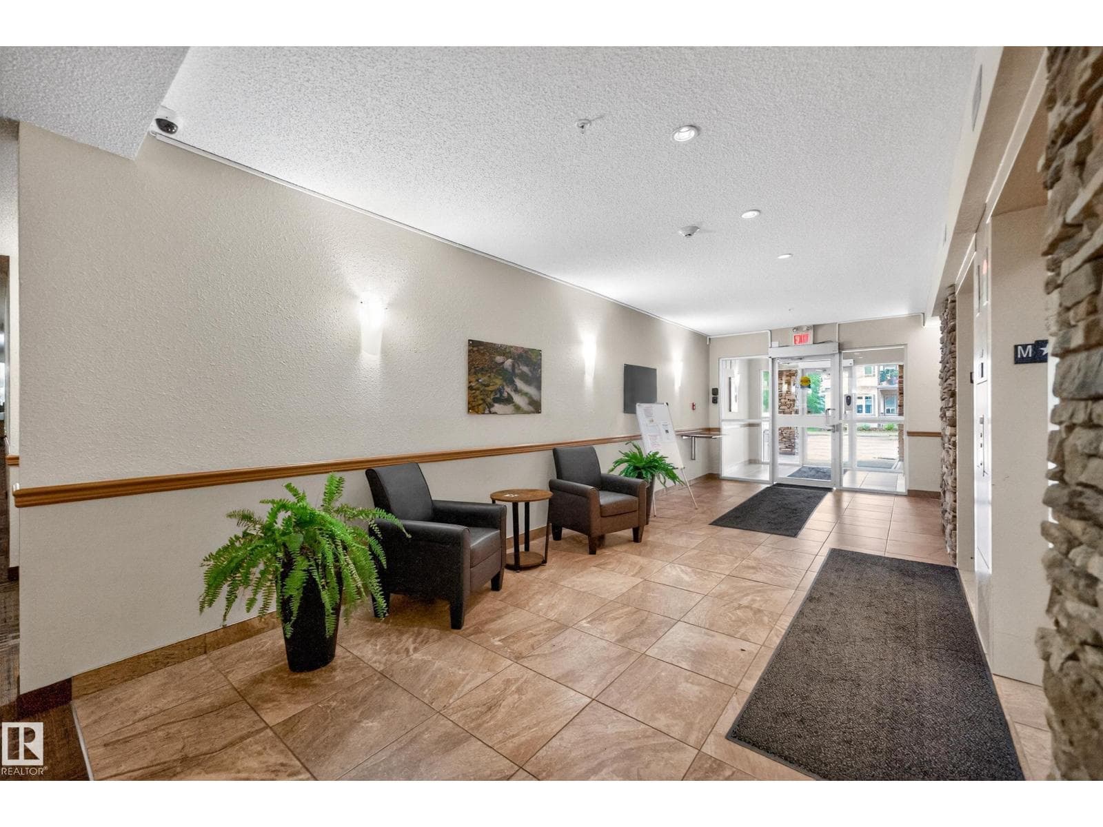 #215 2045 GRANTHAM CT NW — photo 3