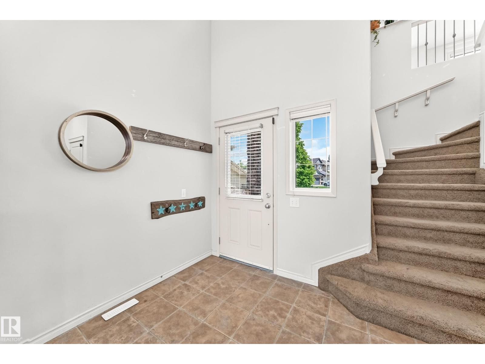 312 CRIMSON DR — photo 4