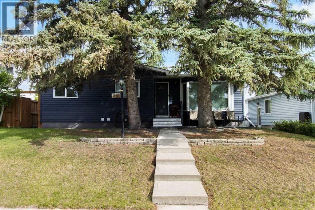 1140 105 Avenue SW — photo 2