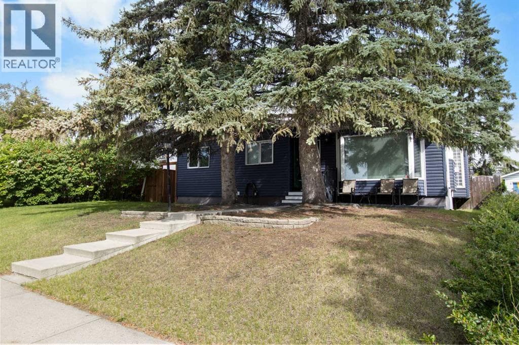 1140 105 Avenue SW — photo 3