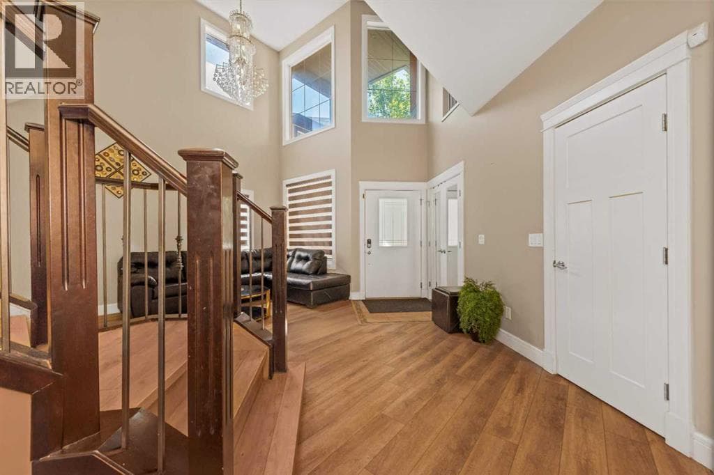 30 Saddlelake View NE — photo 4