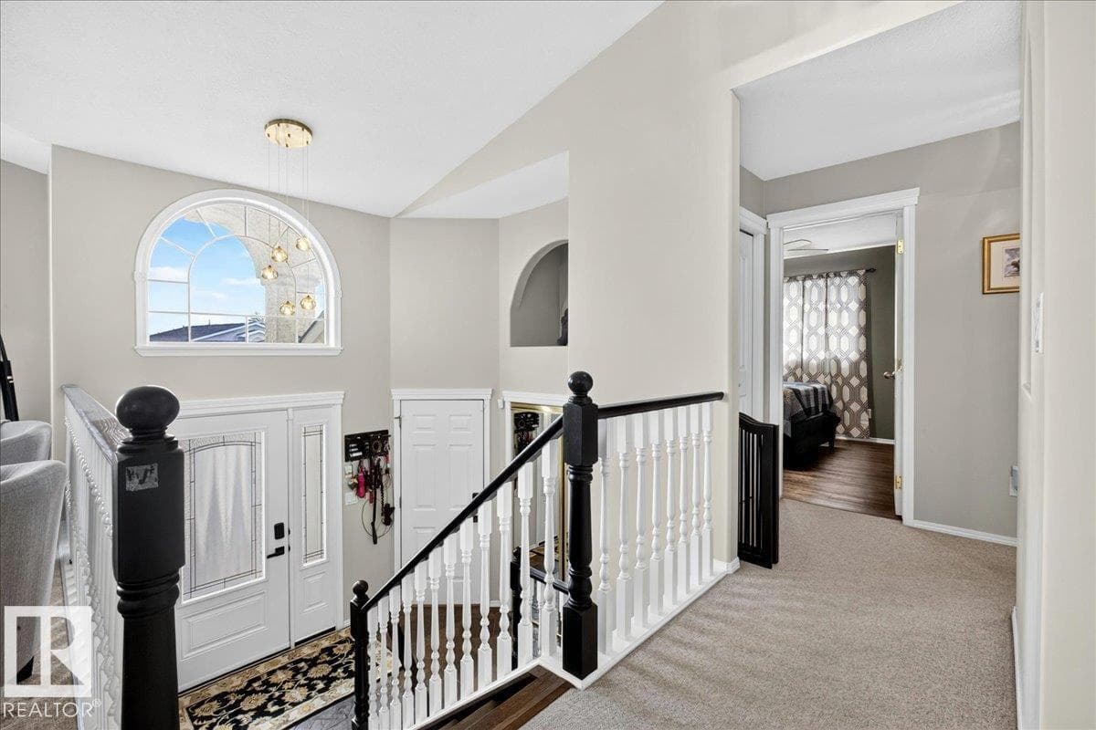 7936 165 AV NW — photo 5