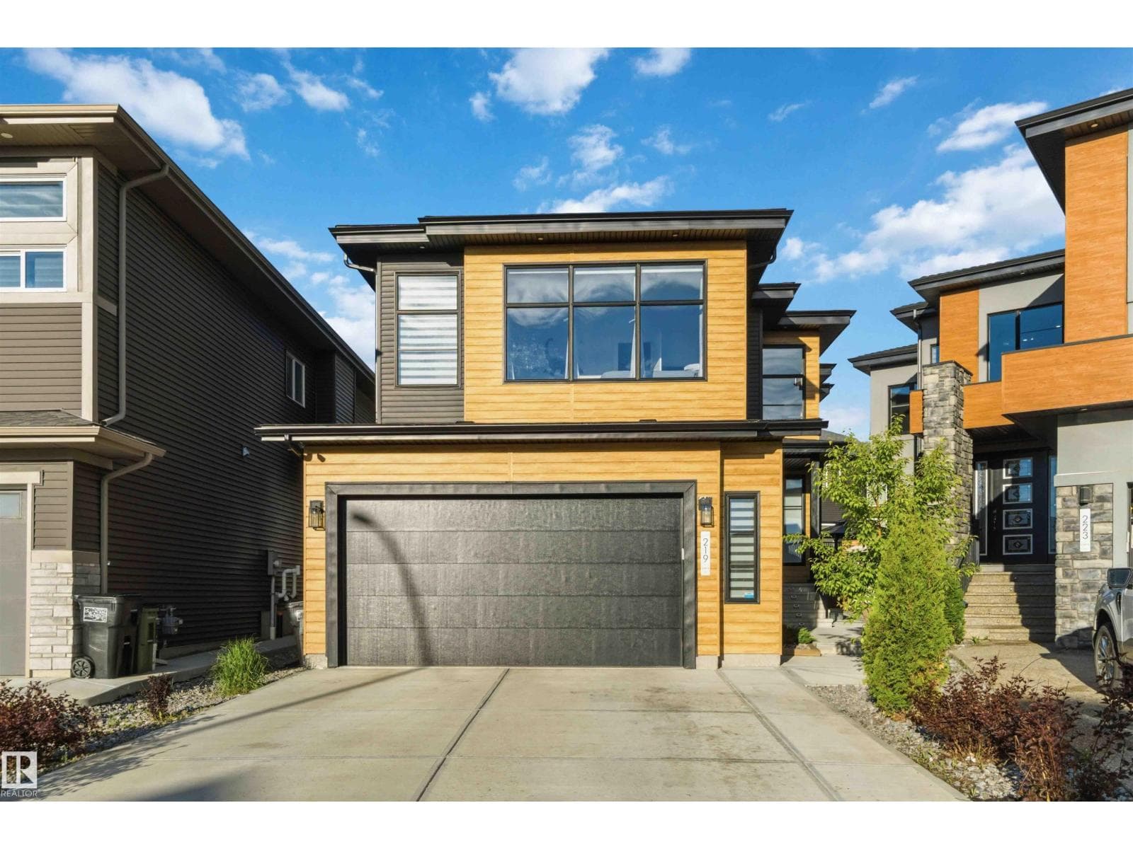 219 37 ST SW