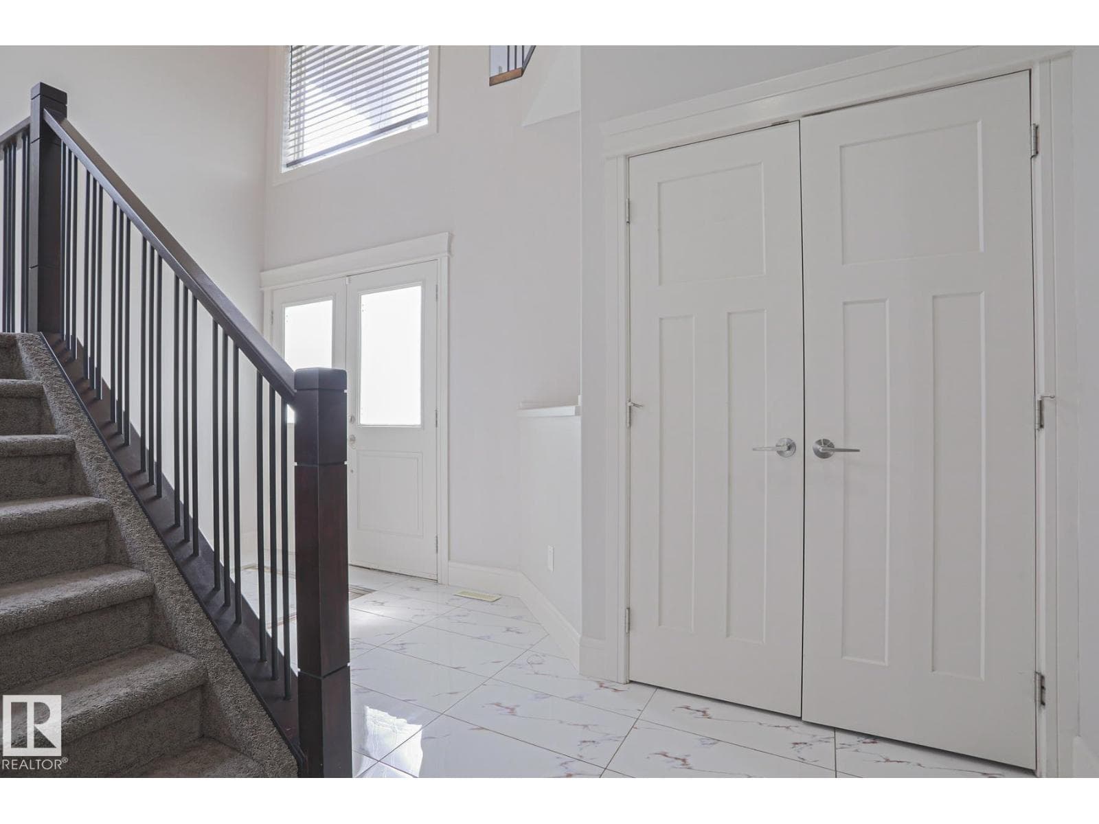 4642 CHARLES WY SW — photo 4